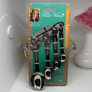 The Pioneer Woman cowboy Rustic Set of Metal Measuring Spoons NEW